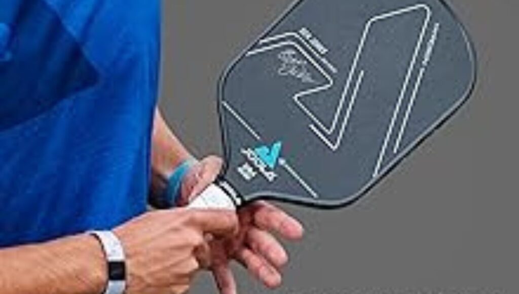 3 Different Ways; How to Grip a Pickleball Paddle: A Complete Beginner Guide